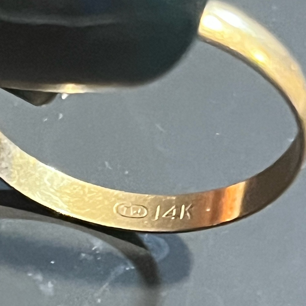 PRE-LOVED AUTHENTIC YELLOW 14K GOLD UNISEX BAND RING - Picture 7 of 7
